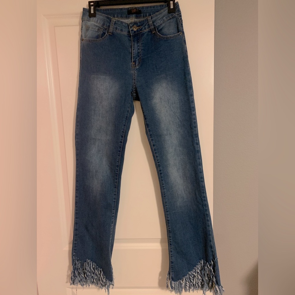 Lucky and blessed cropped jeans. Size 5